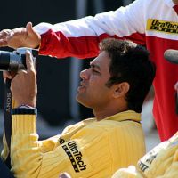 aakash-chopra-taking-picture